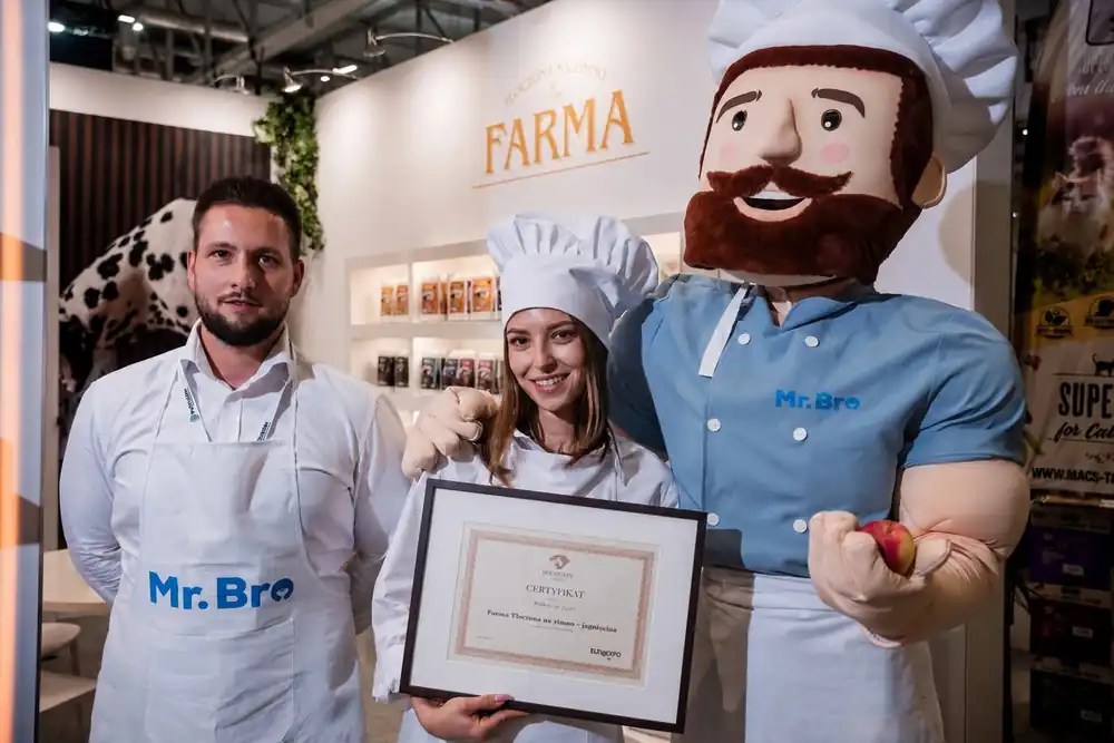 Zespół B2B Pet na stoisku Farma i Mr. Bro